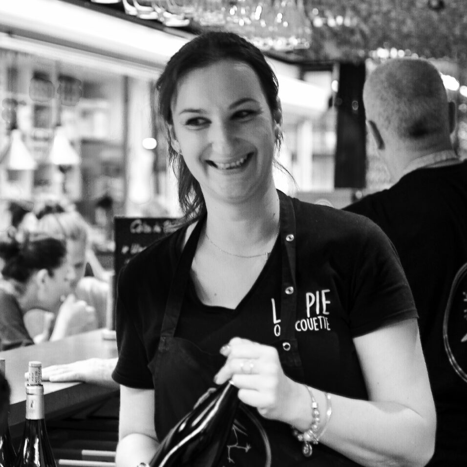 Photo Églantine Sommelière La Pie qui Couette