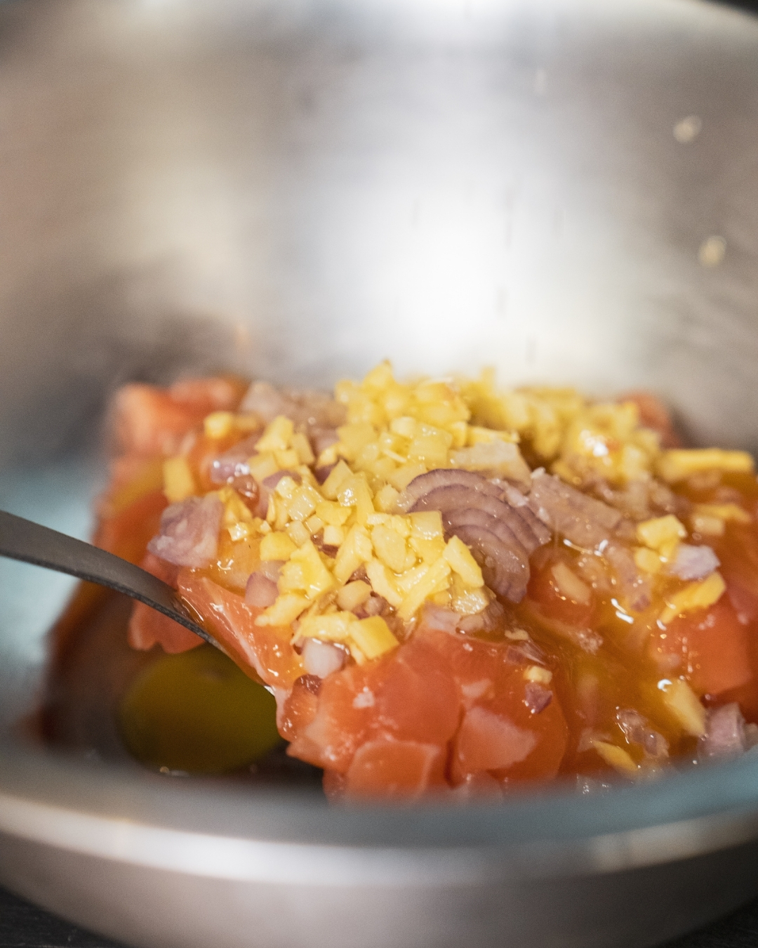 Le tartare de saumon dans votre restaurant Nimes Centre, La Pie Qui Couette